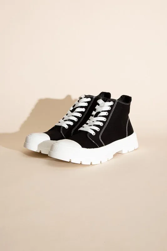 CRAYON Lace up Sneakers