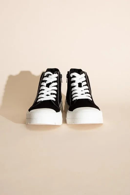 CRAYON Lace up Sneakers